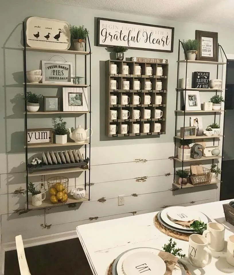 /img/11980-farmhouse-kitchen-diy-decor.webp