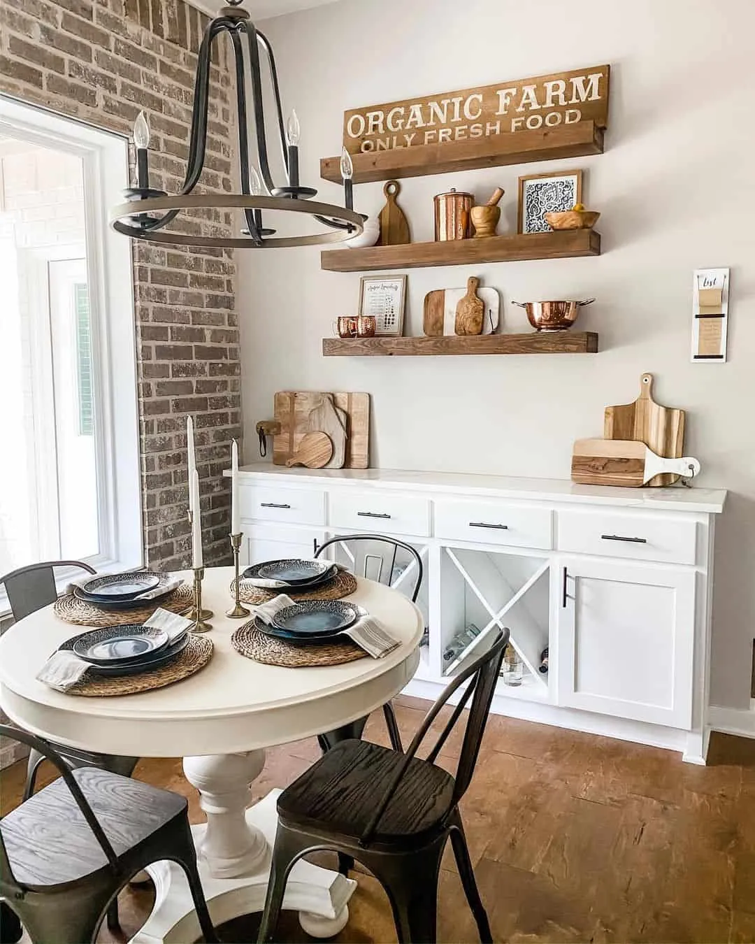 /img/11992-copper-kitchen-decor-van-inspiration.webp
