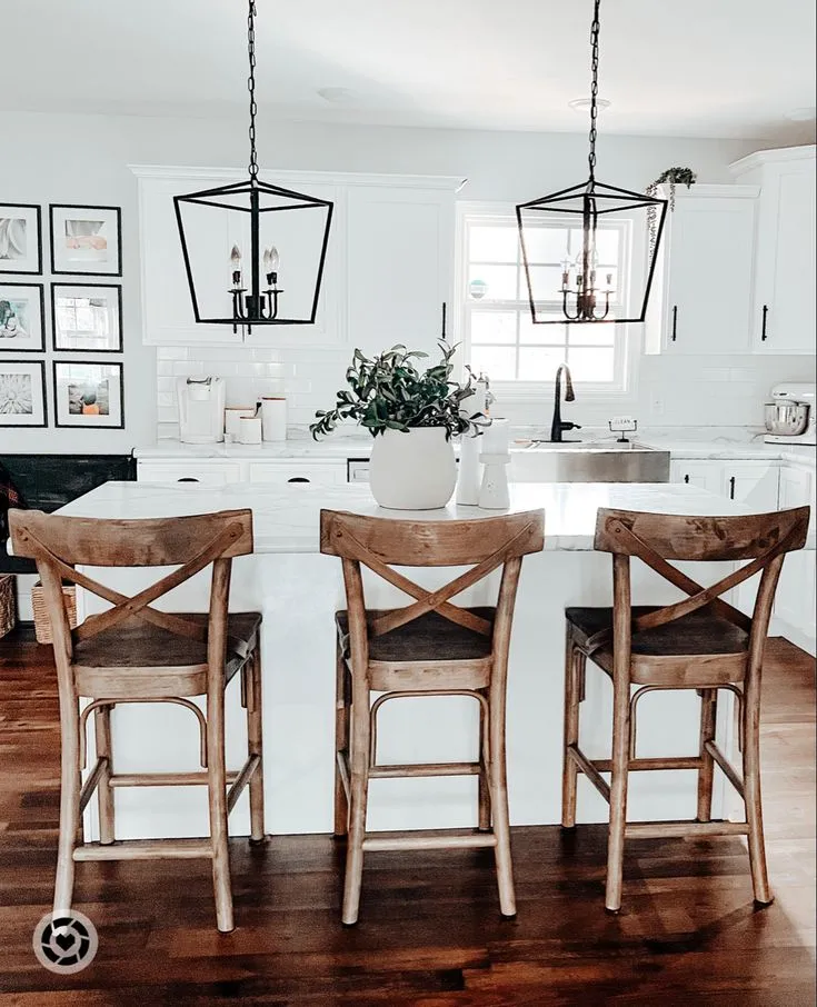 /img/12050-farmhouse-kitchen-inspiration-2.webp
