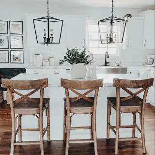/img/12050-farmhouse-kitchen-inspiration-2.webp