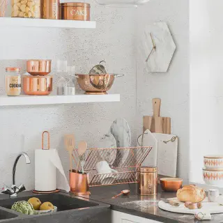 /img/12090-cleaning-gold-kitchen-decor.webp