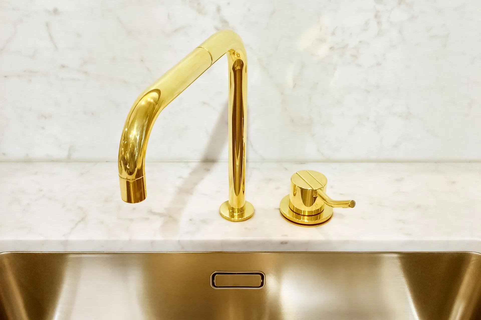12090 gold kitchen decor inspiration