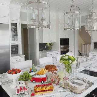 /img/12100-christmas-table-setting.webp