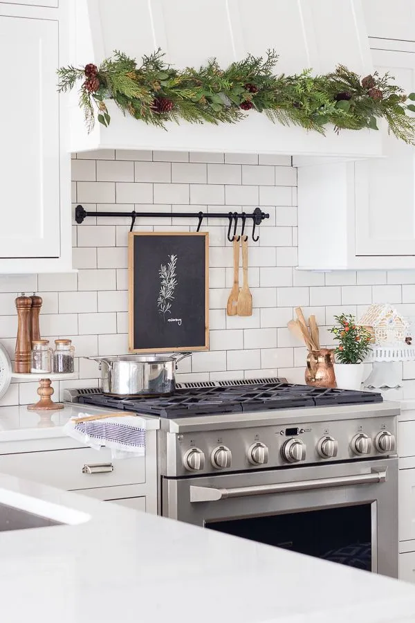 12100 decluttering kitchen xmas