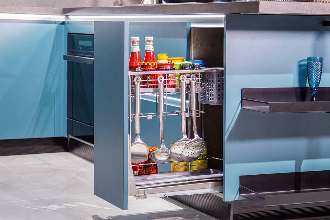 /img/12112-organized-kitchen.webp