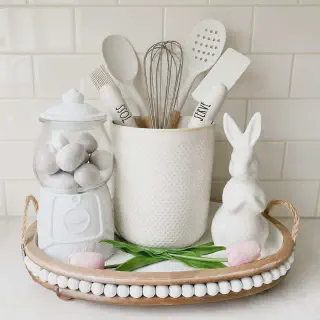 /img/12128-easter-kitchen-table.webp