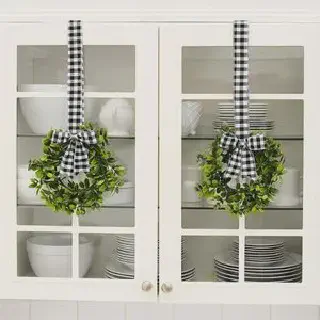 /img/12142-christmas-kitchen-decor-color-scheme.webp