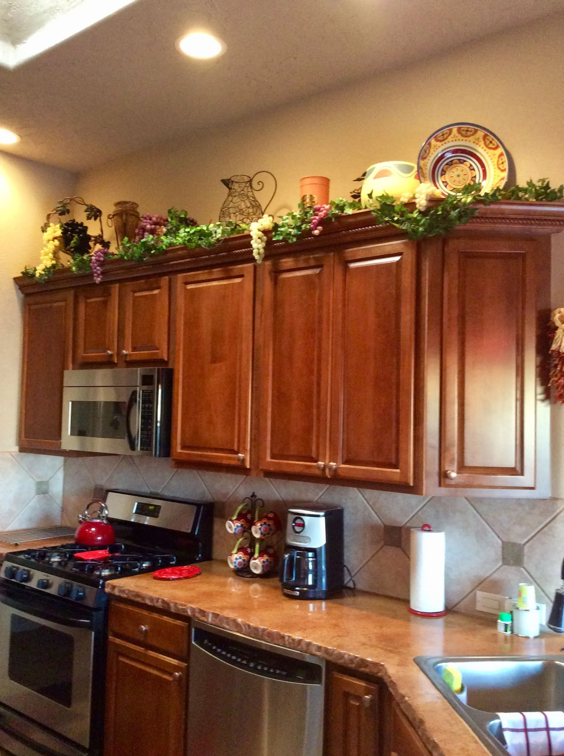 12146 kitchen color palette