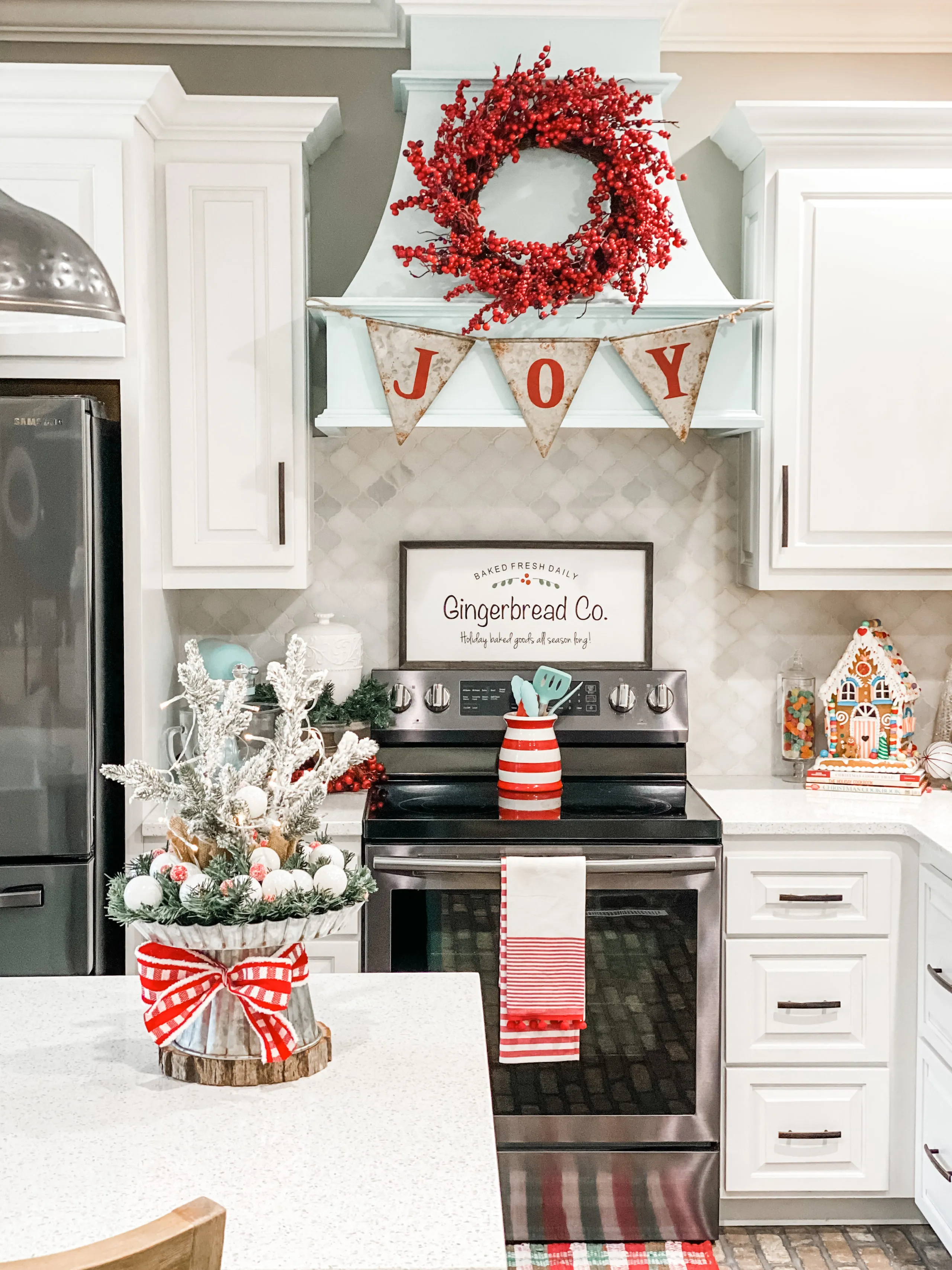 12152 red and green kitchen