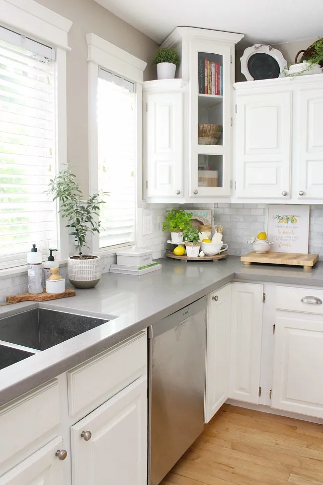 12157 summer kitchen window
