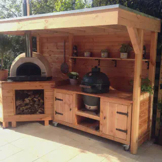 /img/12173-outdoor-rustic-touches.webp