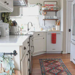 /img/12192-rustic-wood-kitchen.webp
