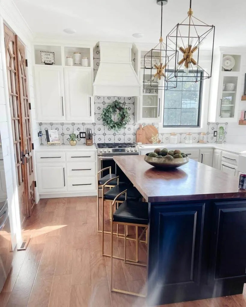 /img/12199-farmhouse-kitchen-textiles.webp