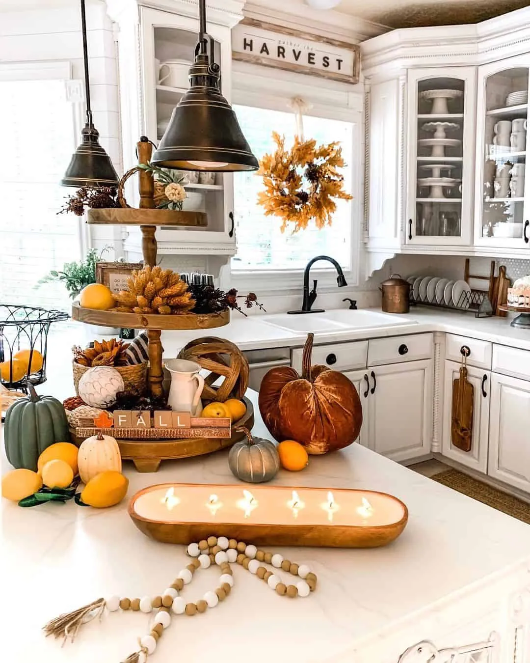 /img/12213-rustic-fall-kitchen-decor-7.webp