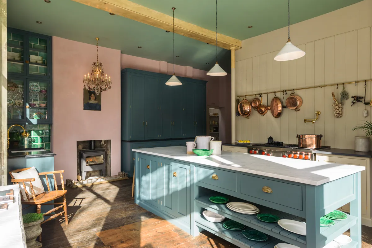 12223 pink cabinets green accents