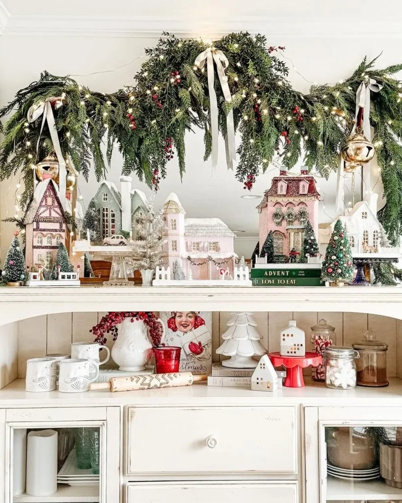 /img/12244-christmas-kitchen-lights.webp