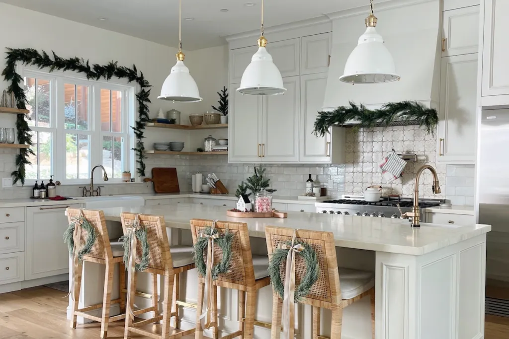 12244 festive table setting