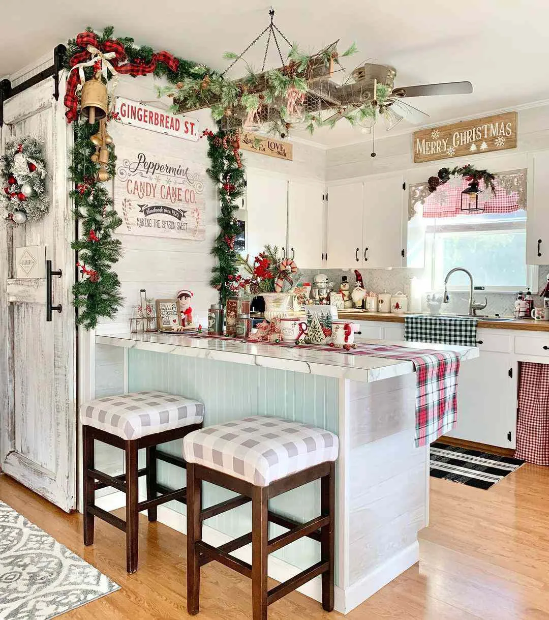 12244 rustic christmas kitchen