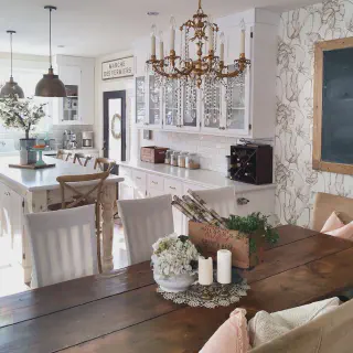 /img/12263-kitchen-with-greenery.webp