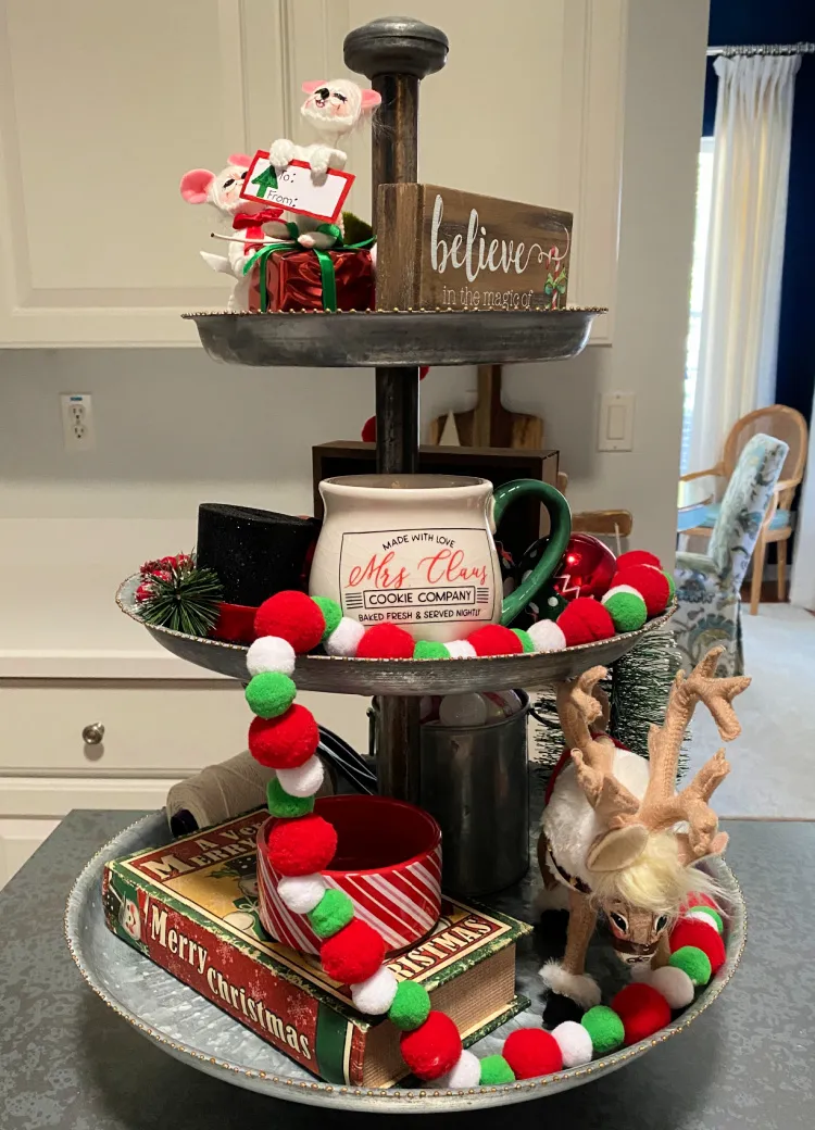 12268 christmas kitchen decor mistakes 4