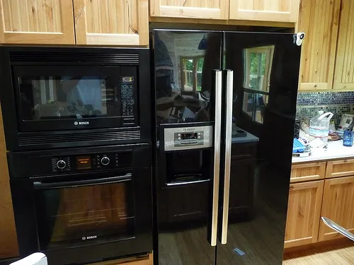 12284 black appliances kitchen 1